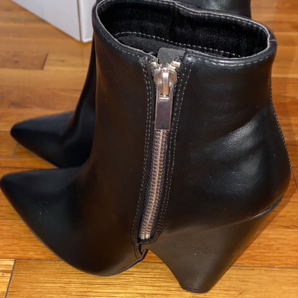 Women’s black bootie
